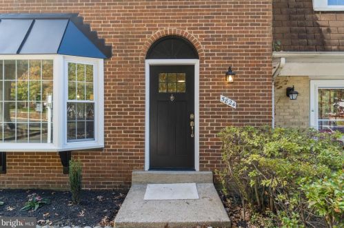 5824 Banning Pl, Springfield, VA 22015-3664