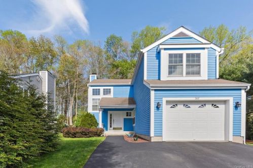 145 Hitching Post Ln, Yorktown Hgts, NY 10598-2828