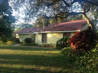 13049 96th Ave, Largo, FL 33776-1804