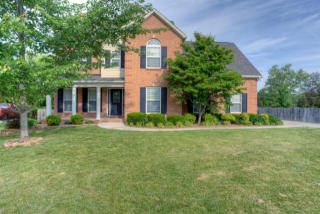 12509 Coral Reef Cir, Knoxville, TN 37922-5490