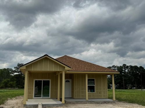 10 Westlake Rd, Chita, TX 75862-7079