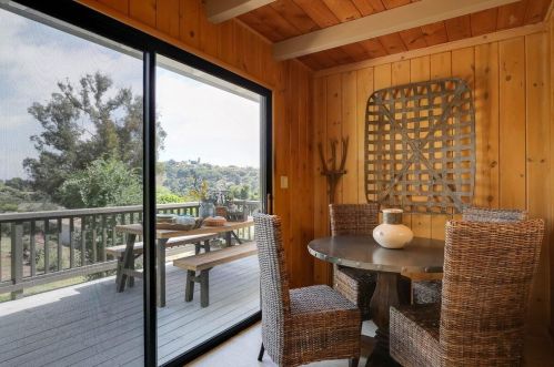 1040 Veronica Springs Rd, Santa Barbara CA  93105-4532 exterior