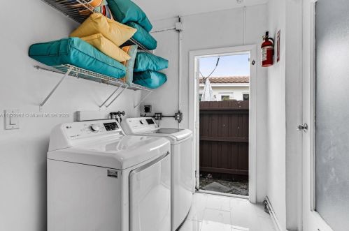 805 26th Ave, Hollywood FL  33020-5704 exterior