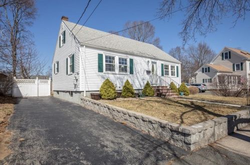 25 Taylor St, Saugus, MA 01906-2158
