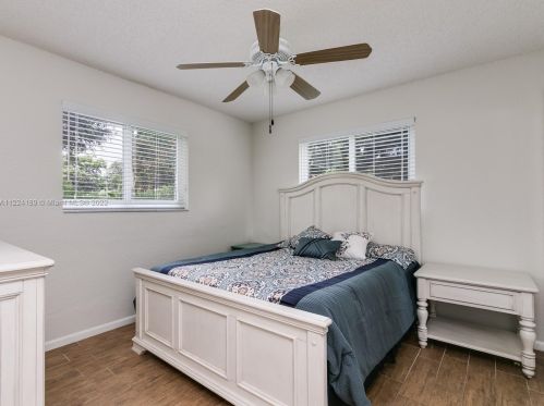 518 58th Ct, Hollywood FL  33023-1437 exterior