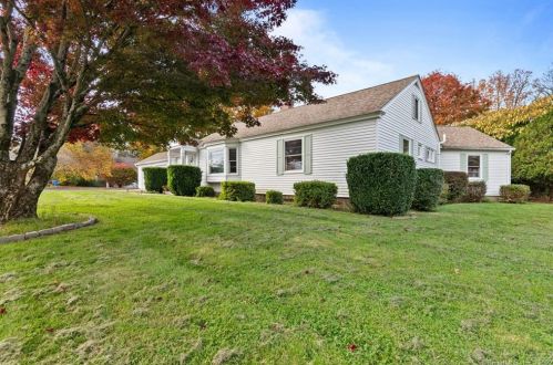 11 Harland Pl, Norwich, CT 06360-2403