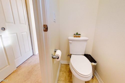 3120 Lisbon Ln, Oxnard CA 93036-7623 exterior