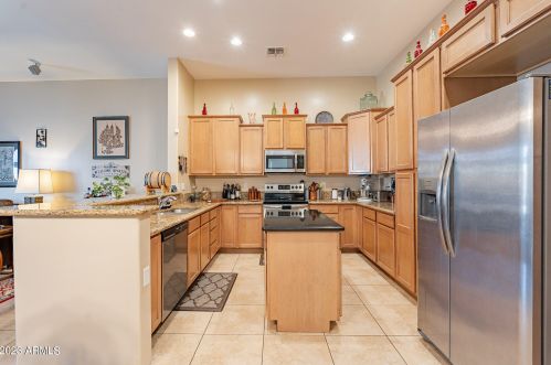 3932 Salter Dr, Glendale, AZ 85308-4712