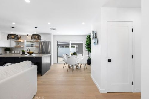 9261 Christine Dr, Huntington Beach CA  92646-8355 exterior