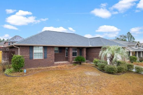 5596 Hannah St, Milton, FL 32570-2922