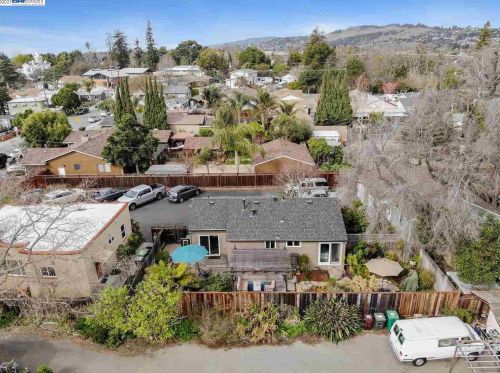 18446 Standish Ave, Hayward CA 94541-1322 exterior