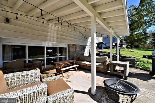 1472 Timberline Dr, Pottstown PA  19465-7234 exterior