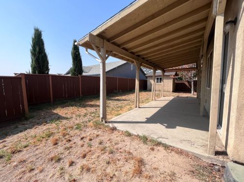 6675 Bruins Ct, Winton CA  95388-9671 exterior