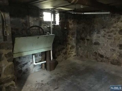 95 Godwin Ave, Ridgewood NJ  07450-3725 exterior