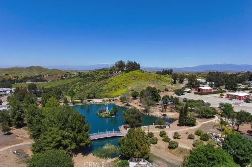 33347 Harvest Way, Wildomar CA 92595-9118 exterior