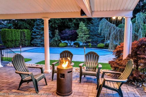 142 Serpentine Dr, Morganville NJ  07751-1400 exterior