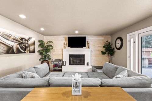 1900 Foxtail Ct, Turlock CA  95382-2890 exterior