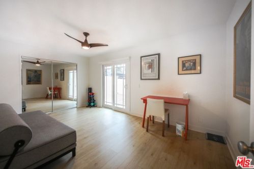 218 Indianapolis Ave, Huntington Beach CA 92646-5043 exterior