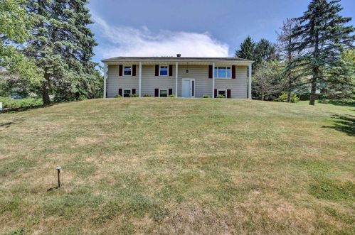 108 Nantucket Dr, Fishkill NY  12524-1021 exterior