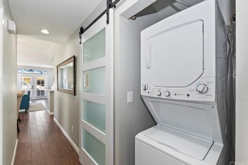 126 33 St, Newport Beach CA  92663-3028 exterior