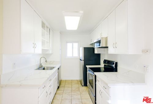 611 La Veta Park Cir, Orange, CA 92868-4054