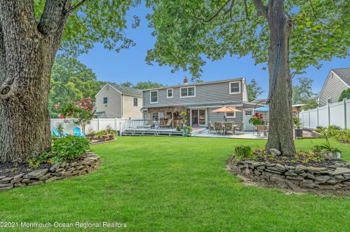 243 Crestview Dr, Middletown NJ  07748-3604 exterior