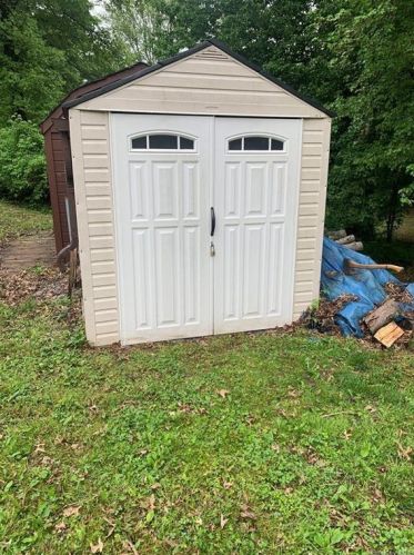 43 Van Wyck Dr, Poughkeepsie NY  12601-1518 exterior