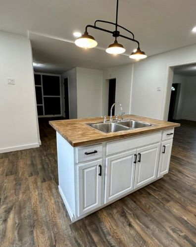 1615 5th Ave, Beaver Falls PA  15010-4028 exterior