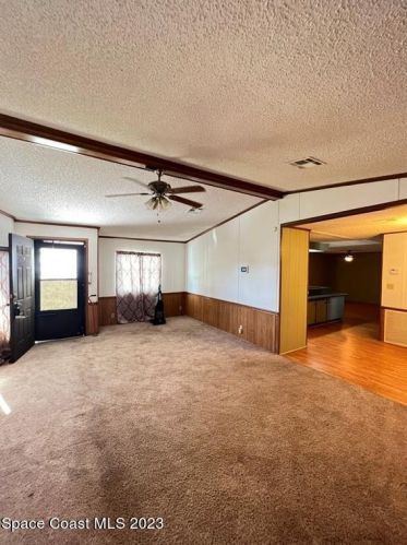 610 Dolphin Cir, Sebastian FL  32976-2591 exterior