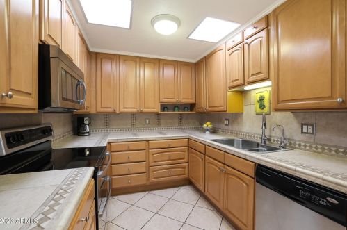 13448 100 Ave, Sun City AZ  85351-2854 exterior