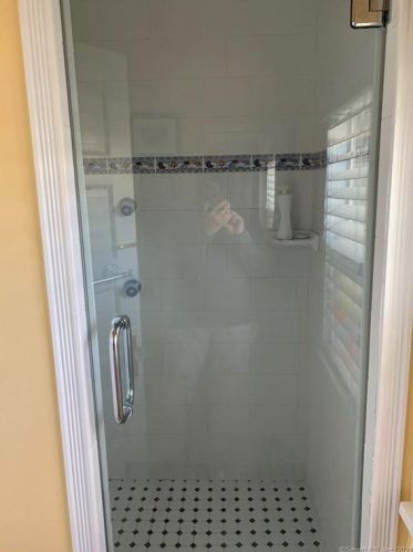 9 Grant St, Milford CT 06460-5311 exterior