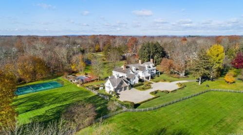 525 Harris Rd, Bedford Hills, NY 10507-2523
