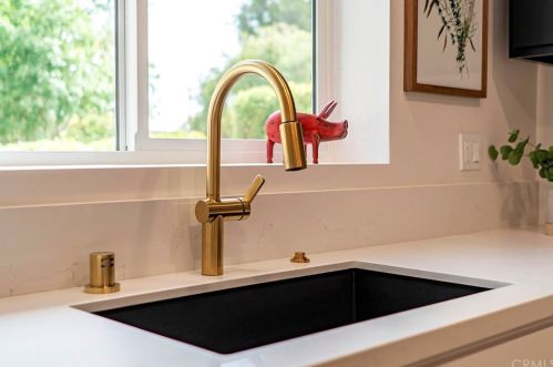 5230 El Cedral St, Long Beach CA  90815-3904 exterior