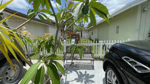 10362 Oliver Ln, West Palm Beach, FL 33411-3003