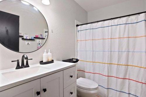 9020 Lismore Dr, Elk Grove CA  95624-2661 exterior