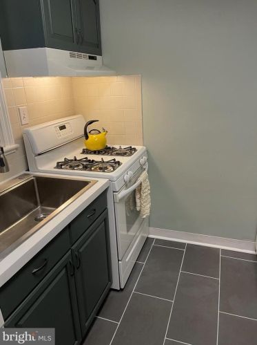 115 Arlington Ave, Camden NJ  08107-1901 exterior