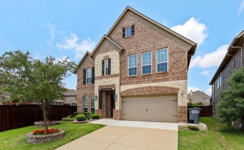 2401 Kingsgate Dr, Oak Point, TX 75068-6052