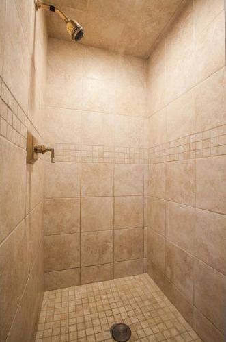 6341 Hamilton Ave, Cincinnati OH 45224-2011 exterior