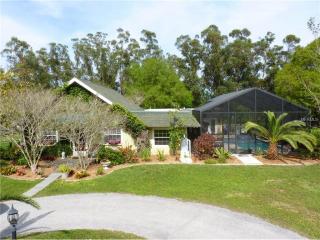 1660 Sweetland St, Nokomis, FL 34275-1634