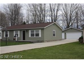 824 Nearing Cir, Geneva On The Lake, OH 44041-1735