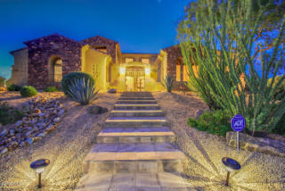 8924 Menlo St, Mesa, AZ 85207-1451