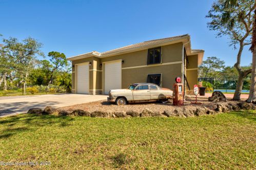 2442 Newfound Harbor Dr, Merritt Island FL  32952-2870 exterior