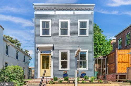 420 4th St, Washington, DC 20003-2005