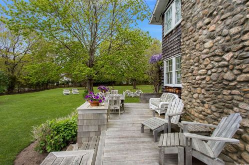 3075 Lighthouse Rd, Southold, NY 11971-3106