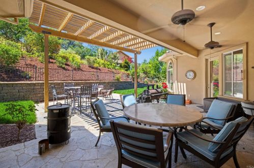 6070 Vine St, Vacaville CA  95688-8724 exterior