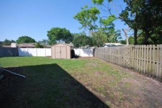 9270 Pine Cir, Largo, FL 33776-2504