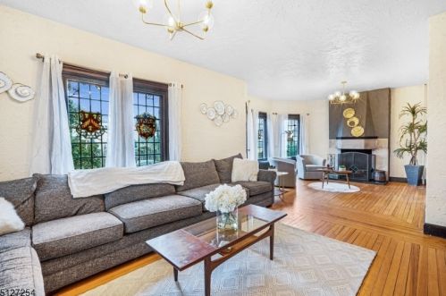 303 Prospect St, Westfield NJ 07090-4242 exterior