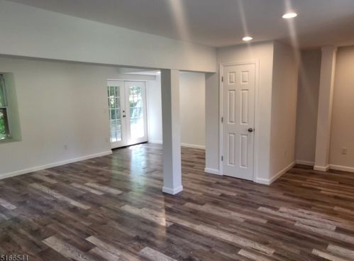 18 Berry Ln, West Milford NJ  07480-3632 exterior