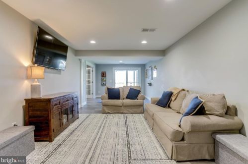 13495 Eagles Rest Dr, Leesburg VA 20176-5035 exterior