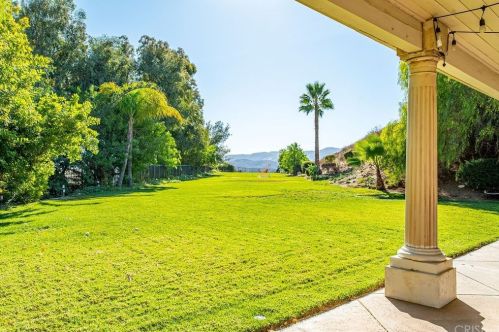 22140 Rolling Ridge Dr, Santa Clarita CA  91350-3308 exterior